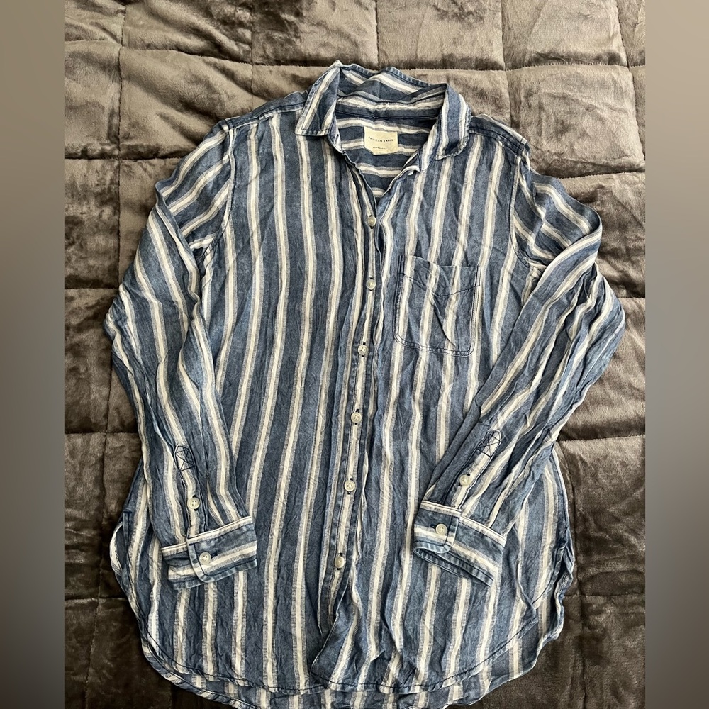 AE button-up